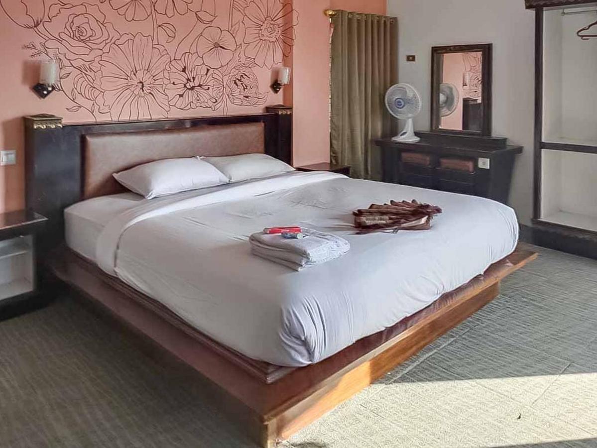 Hotel Ananda Syariah Redpartner Bukittinggi Esterno foto